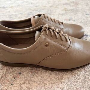 Comfortable Easy Spirit Oxford shoes. Brand New!